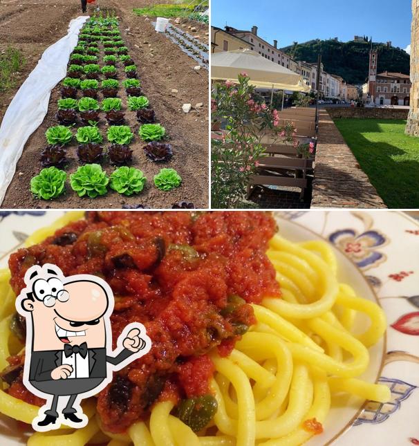 La foto della esterno e cibo di Osteria Madonnetta