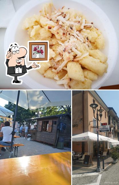 La immagine di interni e dolce da Bar Sosta d'Oro