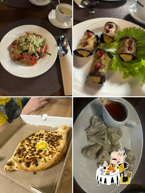 Meals at Хинкальная