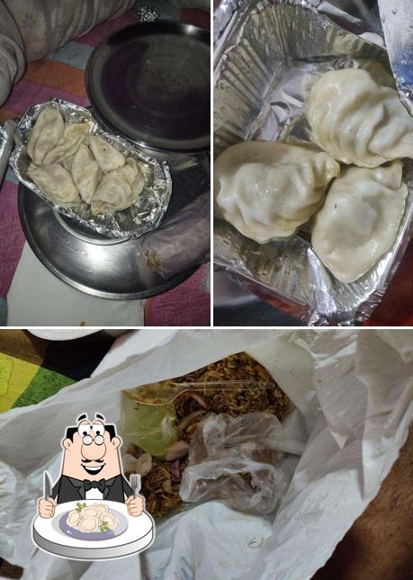 Dumplings at Dada's Rolls & Momos