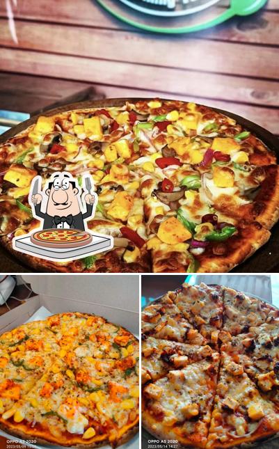 Try out pizza at Crispy Bites
