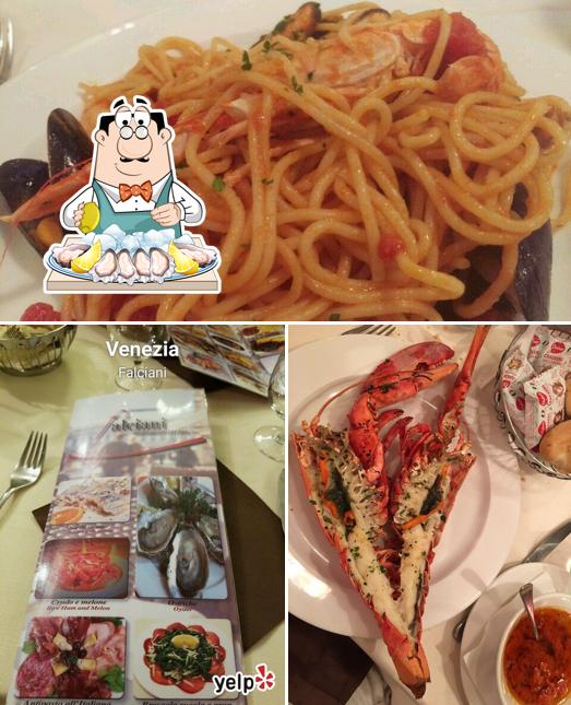 Ordina tra i vari prodotti di cucina di mare disponibili a Falciani Ristorante Pizzería