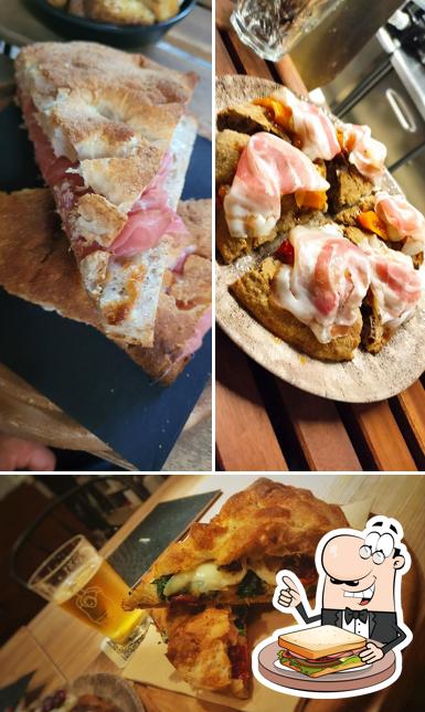 Toast al formaggio al Fermento - Anima Locale Birreria con cucina