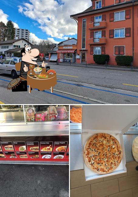 Tra le diverse cose da Kiosk & Kebaphaus si possono trovare la cibo e esterno
