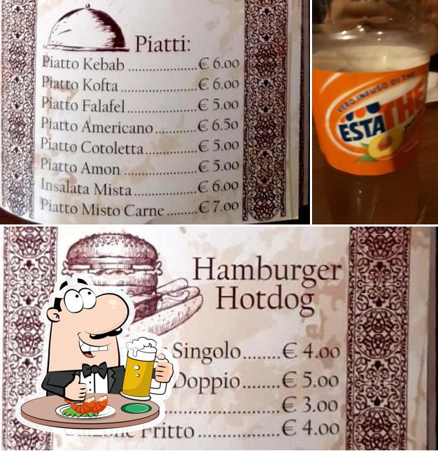 Puoi goderti un rinfrescante bicchiere di birra chiara o scura