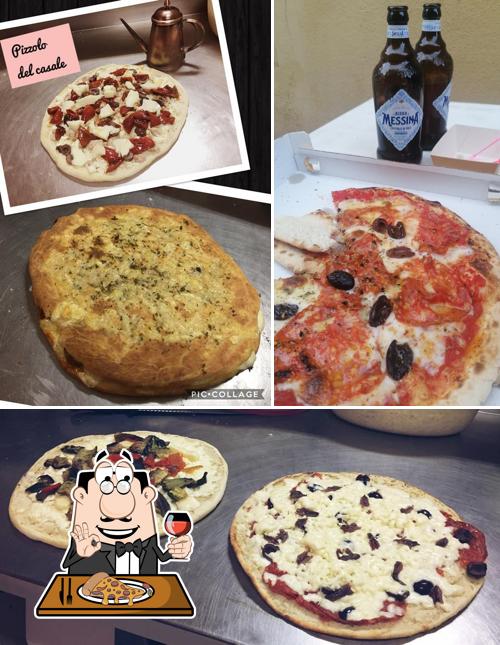 Prenditi una pizza a Pizzeria " IL PORTICCIOLO"