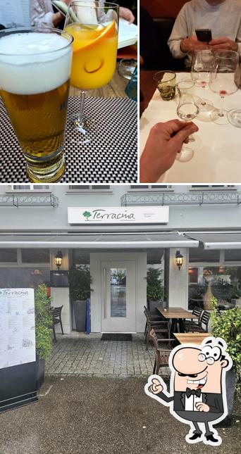 Siediti a un tavolo di Restaurant Terracina