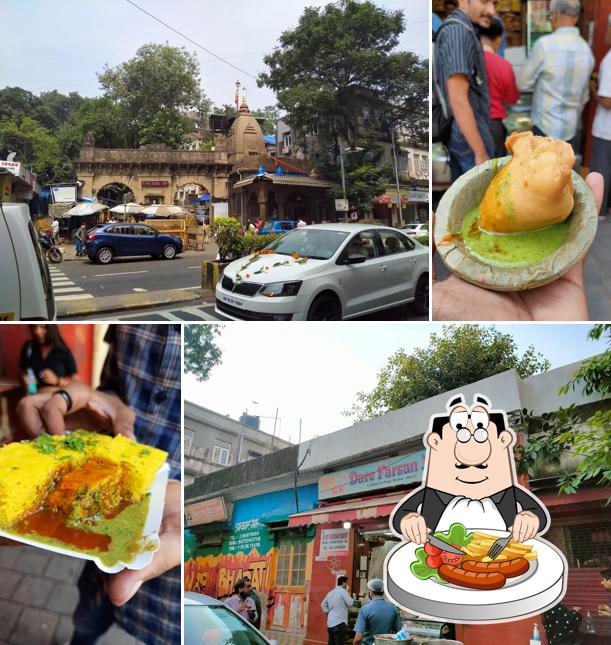 Food at Dave Farsan Mart