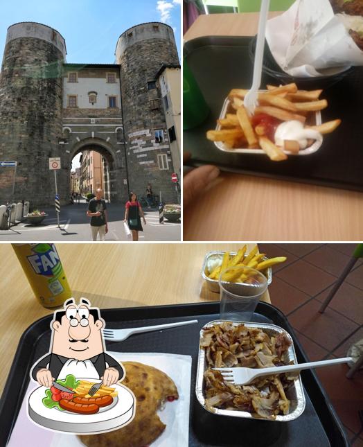 La immagine della cibo e esterno di Ali Baba Kebab