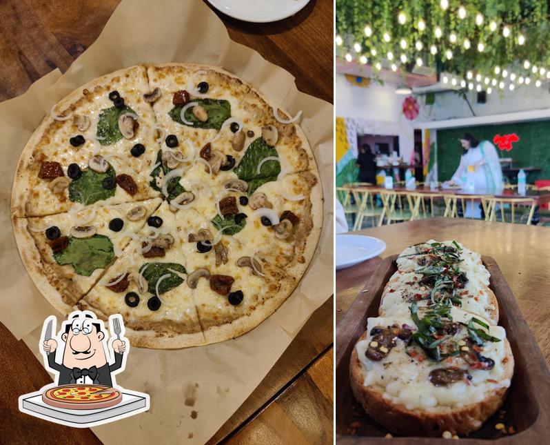 At LA'ATMOS, you can order pizza