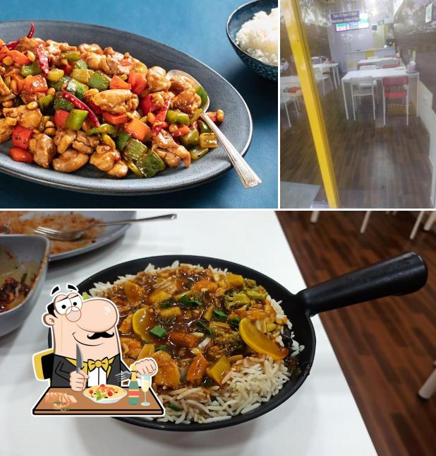 The image of WokMogo’s food and interior