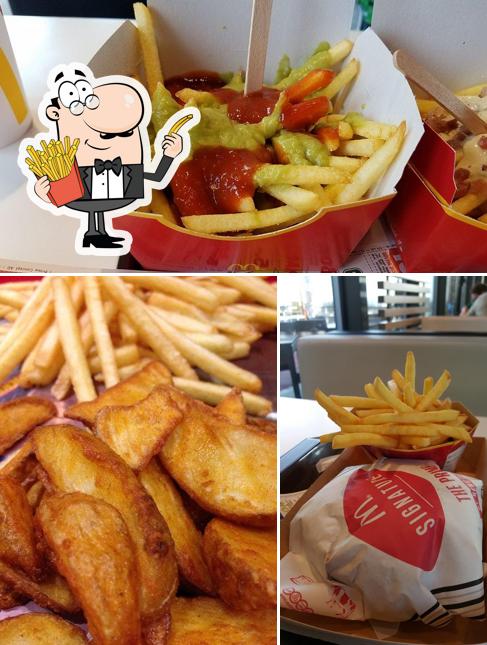 Assaggia le patatine fritte a McDonald’s