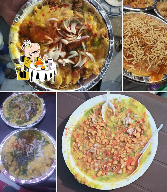 Food at Jay Julelal Dal Pakwan