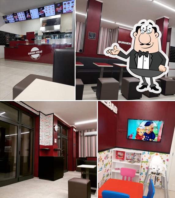 Siediti a un tavolo di Burger Kebab