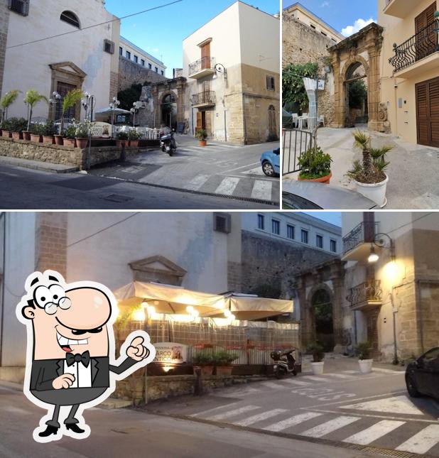 Gli esterni di Pizzeria Arco Antico