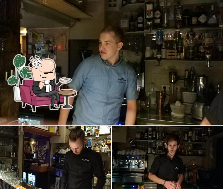 Gli interni di Buzz bar