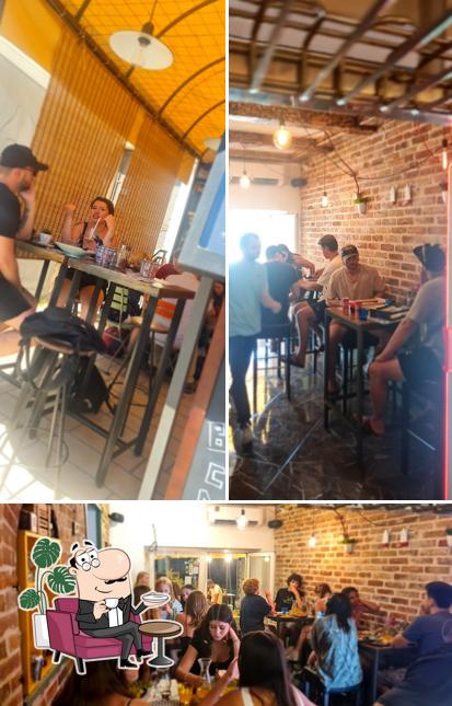 Tra le varie cose da Street Food Diverso si possono trovare la interni e cibo