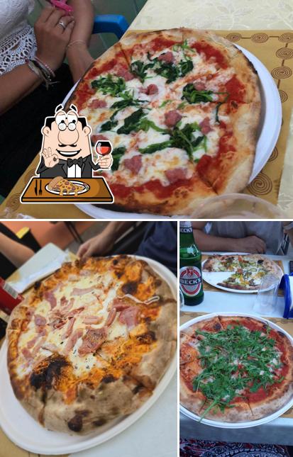 A Pizzeria "Nuovo Evento", puoi prenderti una bella pizza