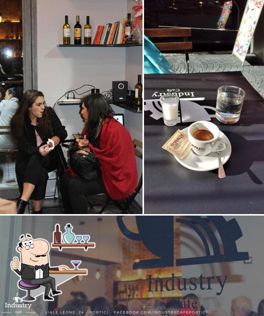 Gli interni di Industry Cafè