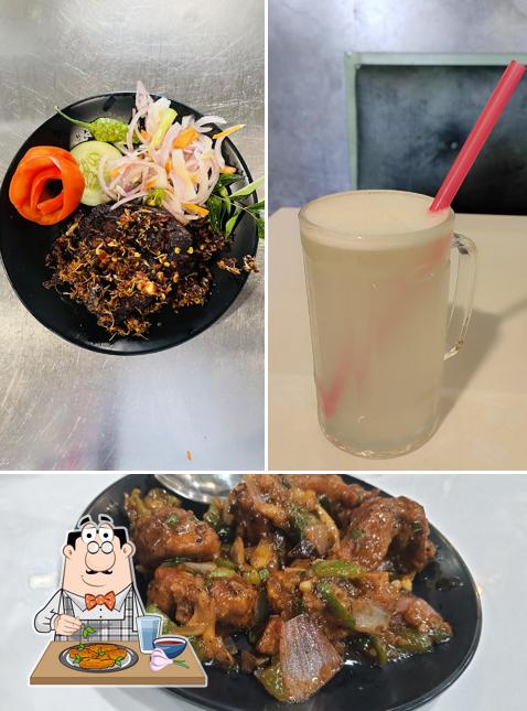 Chicken wings at Mehfil Food Court & Bakery