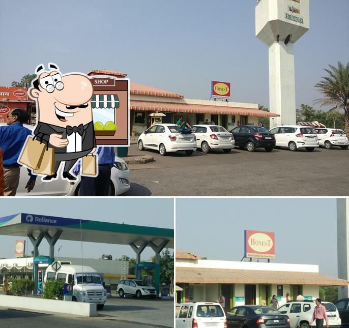 The exterior of Shiv foods And Beverages (REFRESH)