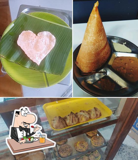 Food at RESHMI VEG AND NON VEG MESS