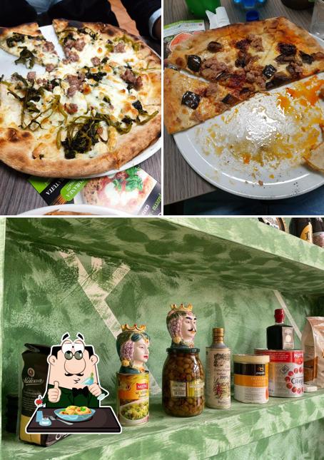 Guarda la immagine che mostra la cibo e birra di Pizzeria Italiana Verde Basilico
