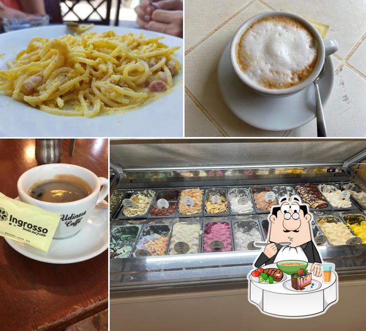 Zuppa calda e acida al caffè corin