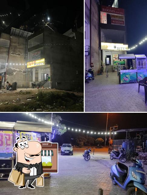 The exterior of Tandoori Bites