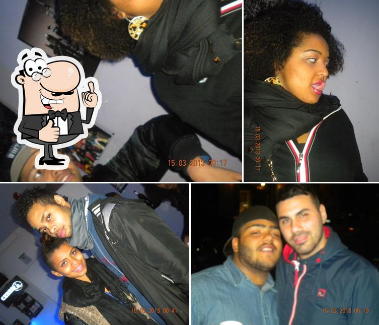 Vedi la foto di Time Out lounge bar