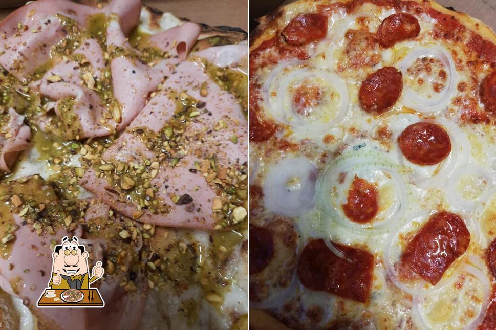 Scegli una pizza a Tivà Gusto E Creativita’
