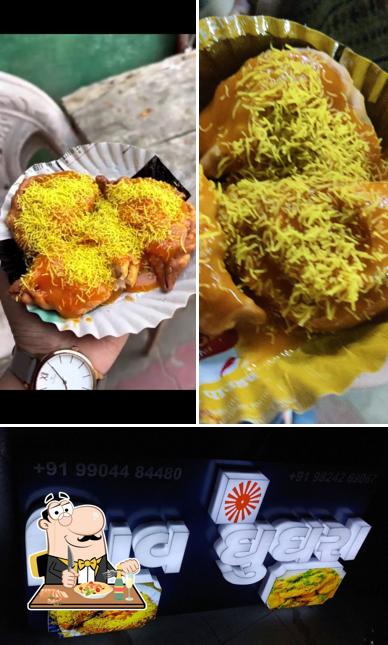 Food at Shiv Tikha Ghughra