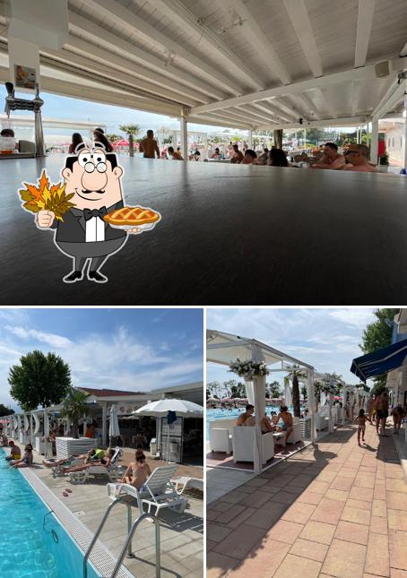 Pool Lounge Bar