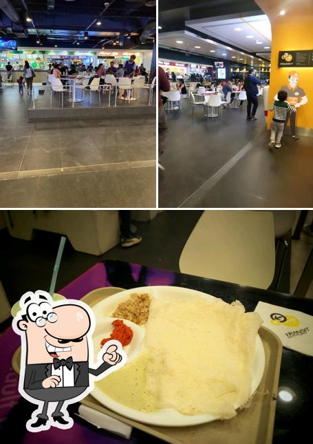 The picture of Food Court (Forum Mall)’s interior and dessert