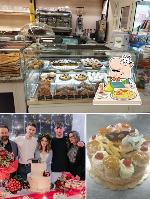 Tra le varie cose da Forno Santa Rita si possono trovare la cibo e interni