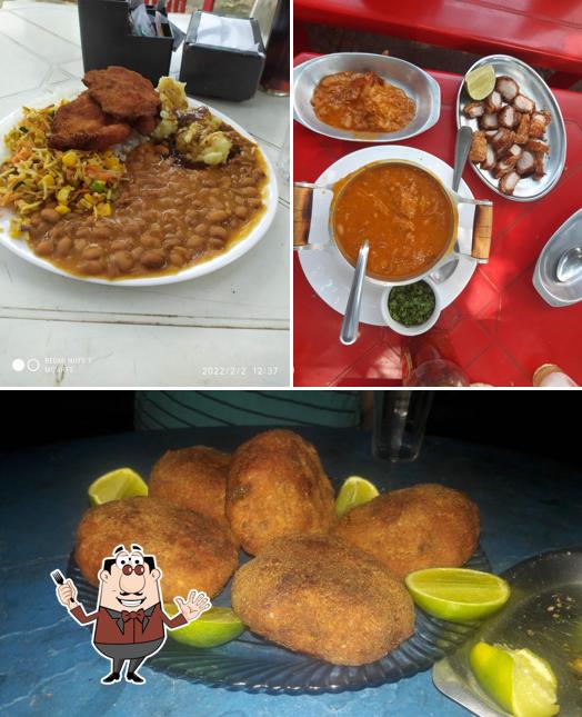 Comida em Bar da Praça