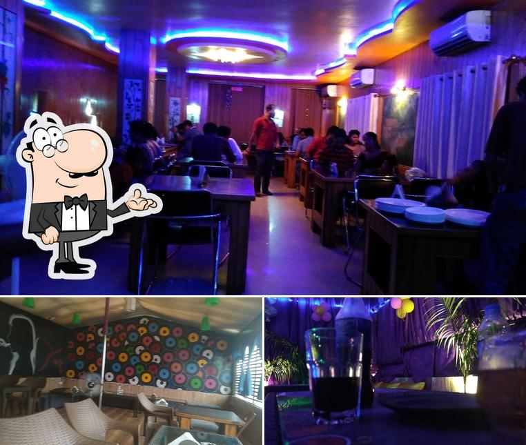 The image of BEE GEE INN’s interior and beverage