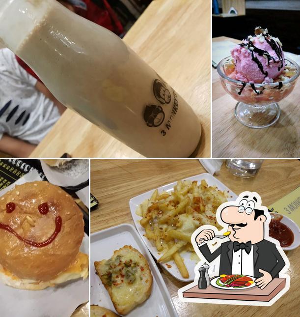 Meals at 3 Monkeys Cafe