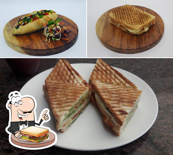 Grilled cheese sandwich at Herowiches