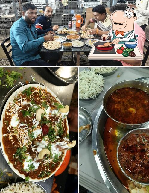 Chicken curry at Hotel Pandeji Dhaba (Breakfast) Center