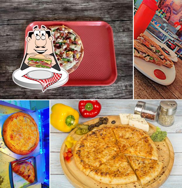 Club sandwich at Pizza club