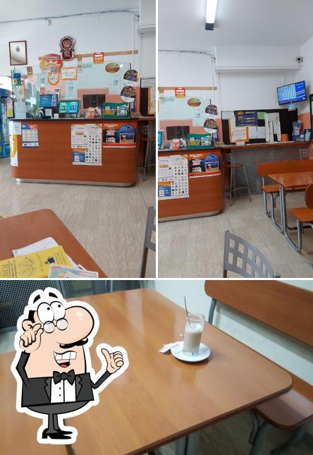 Siediti a un tavolo di Caffe' Janus Di Fucili Luigi