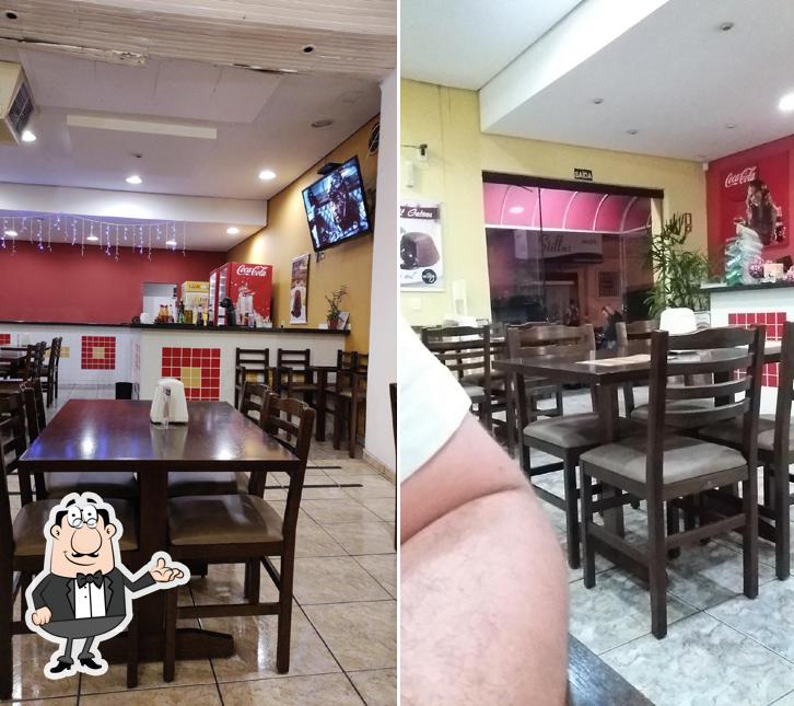 Veja imagens do interior do Hora do Lanche e Yakisoba