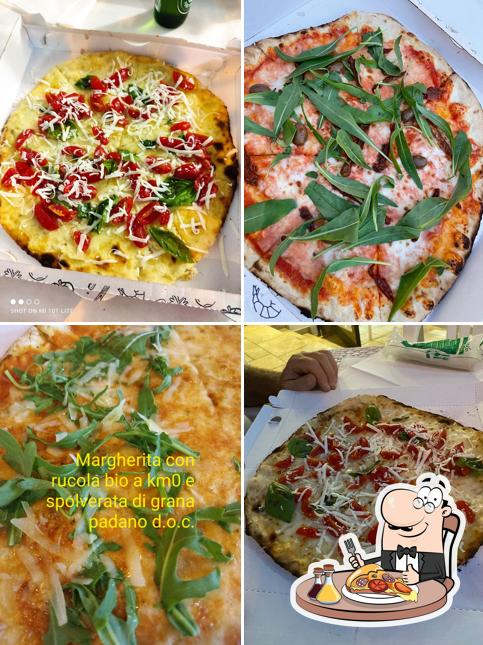 Prenditi una pizza a Il MIRTO pizzeria forno a legna, d'asporto