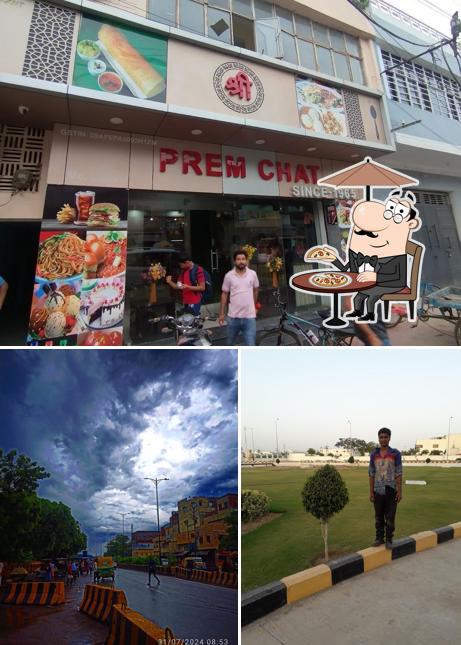 The exterior of Prem Chat Bhandar Bharat Palace Chauraha