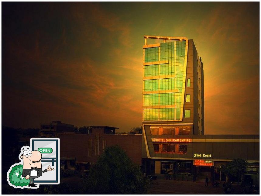 The exterior of Shri Ram Empire