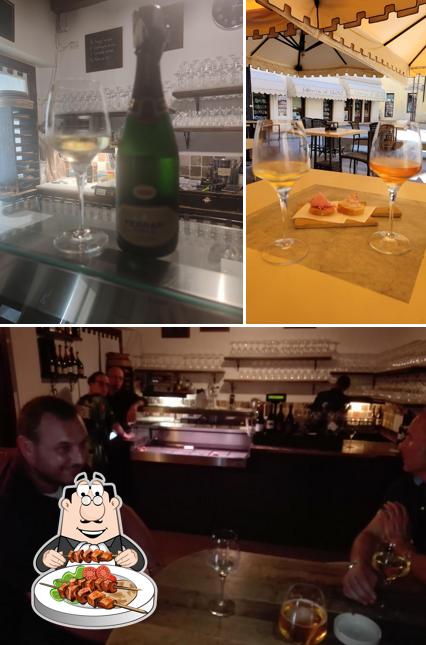 La cibo e bancone da bar del ristorante