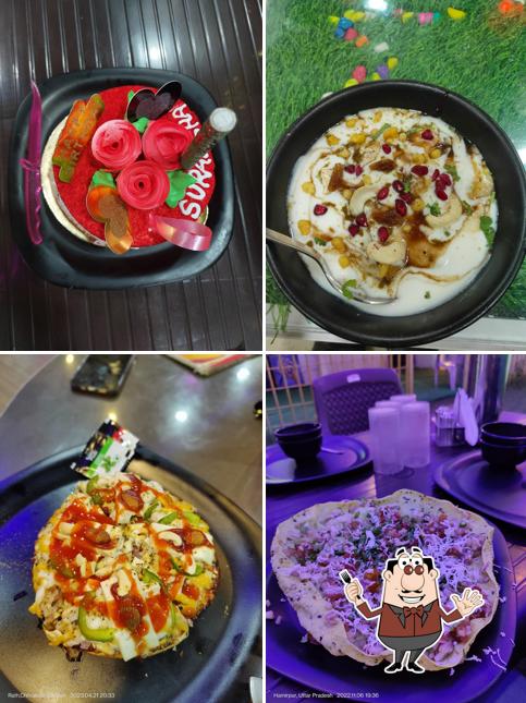 Food at MOONLIGHT CAFE & RESTAURANT