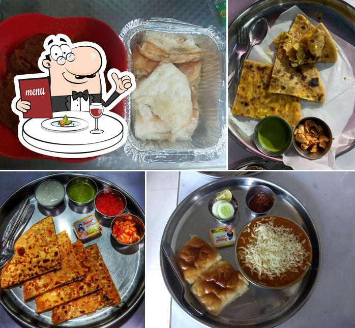 Food at Nandu's Paratha