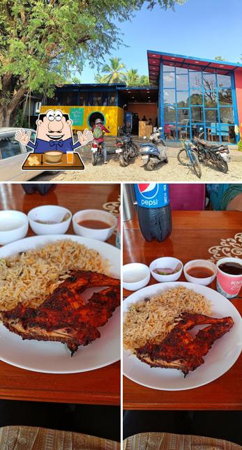 Among different things one can find food and exterior at Zurbian Mandhi